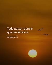 Uma representação da força e fé em Filipenses 4:13, destacando o poder de Cristo para superar desafios. Este versículo de avivamento na bíblia inspira renovação espiritual.
