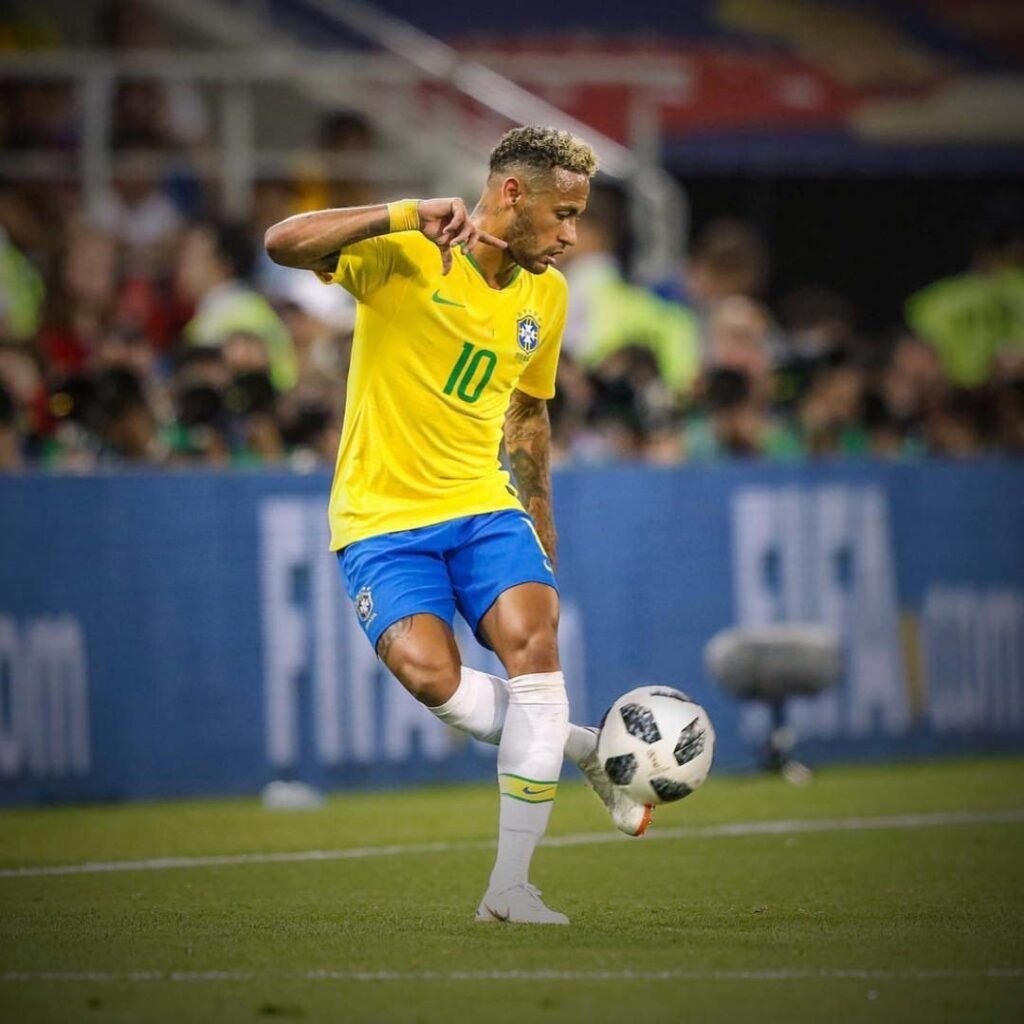 Neymar Jr. em campo, simbolizando a esperança e a fé na recuperação para a Copa do Mundo, um verdadeiro avivamento de espírito para os torcedores, como um versículo de avivamento na vida.